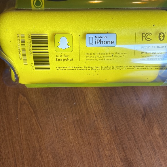 Spectacles just for Snapchat! Charging case and cables included. NEW! - Picture 3 of 5